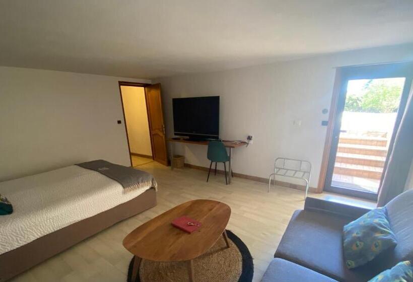 مبيت وإفطار La Villa Du Rhône