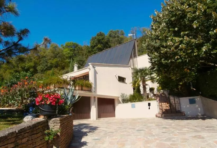 Aamiaismajoitus (B&B) La Villa Du Rhône