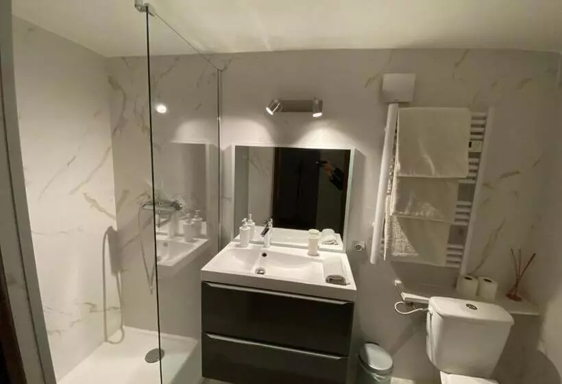 Aamiaismajoitus (B&B) La Villa Du Rhône
