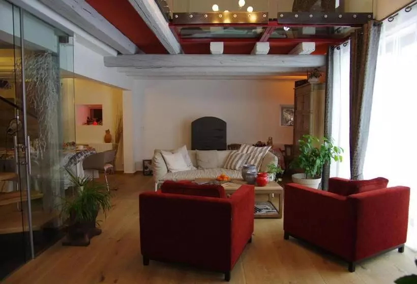 ベッドアンドブレックファースト Le Chat Rouge Chambres D'hôtes De Charme En Alsace