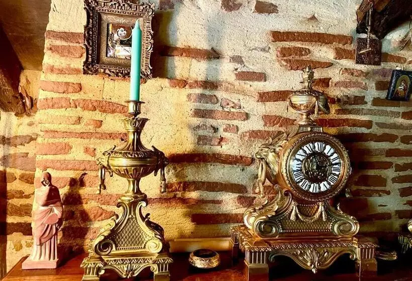 تختخواب و صبحانه Le Colombier De Cyrano Et Roxane