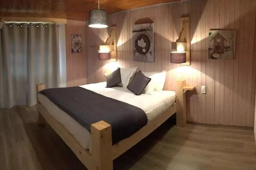 Aamiaismajoitus (B&B) Relais Mont Jura Adults Only