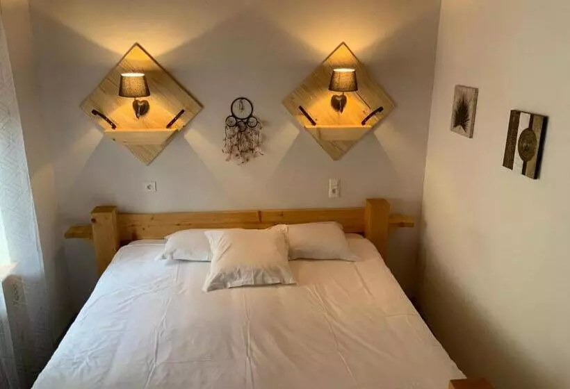 Aamiaismajoitus (B&B) Relais Mont Jura Adults Only