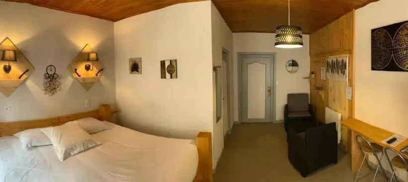 Aamiaismajoitus (B&B) Relais Mont Jura Adults Only