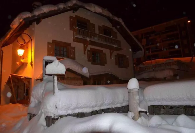 Aamiaismajoitus (B&B) Relais Mont Jura Adults Only
