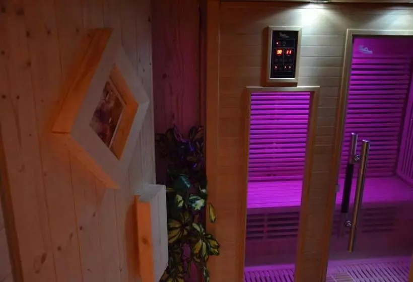 Aamiaismajoitus (B&B) Relais Mont Jura Adults Only