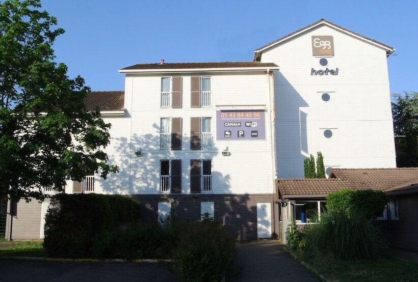Egg Hotel Sevran