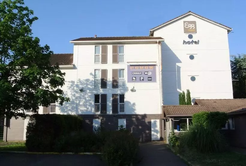 Egg Hotel Sevran