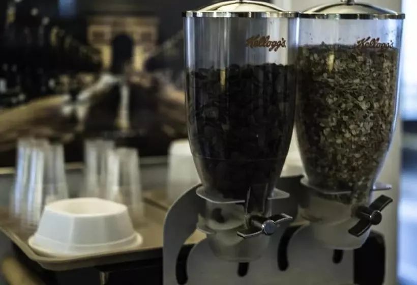 Egg Hotel Sevran