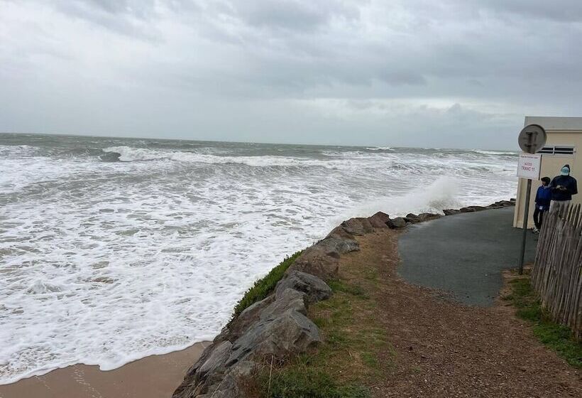 فندق Au Petit Bonheur