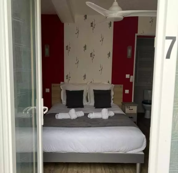 Hotelli Au Petit Bonheur