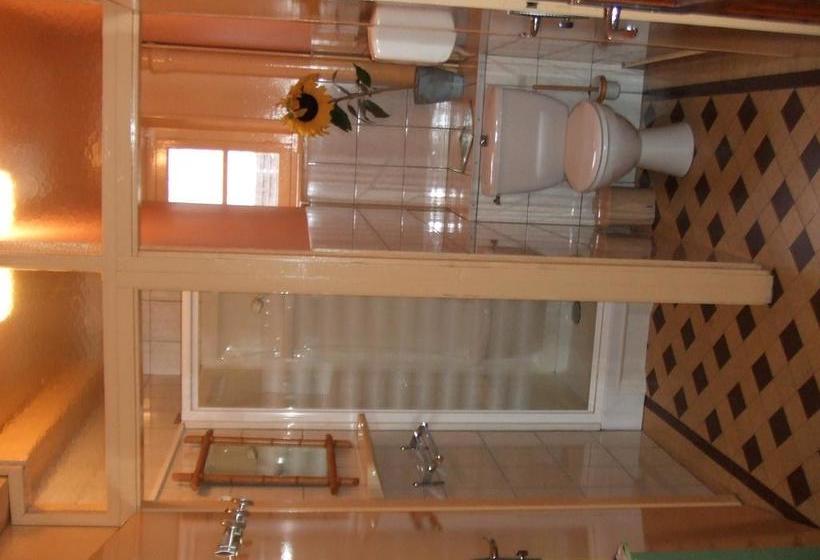 فندق Aux P'tits Boulas