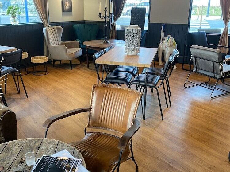 فندق öbout Du Quai