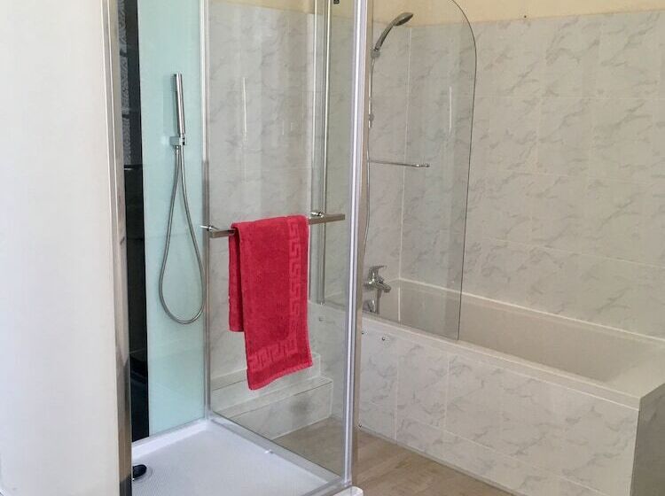 בית מלון כפרי Hôtel De France Et De Russie