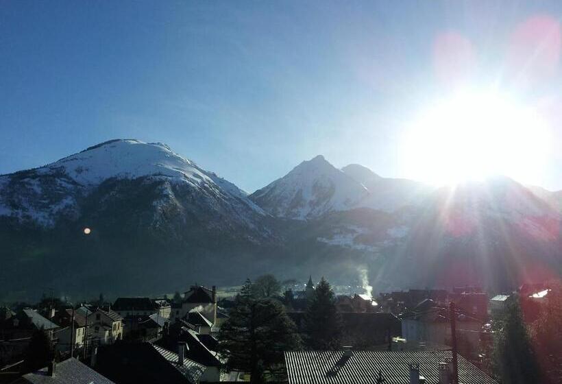 هتل Hôtel Des Touristes