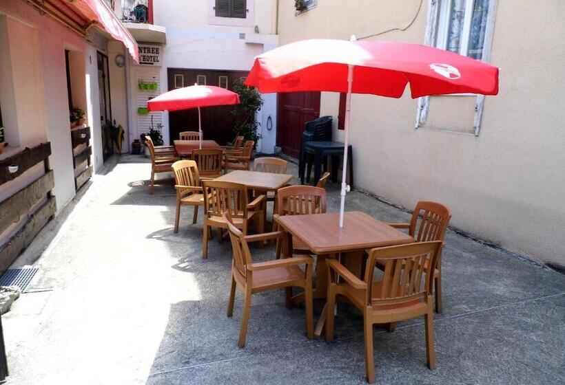 هتل Hôtel Des Touristes