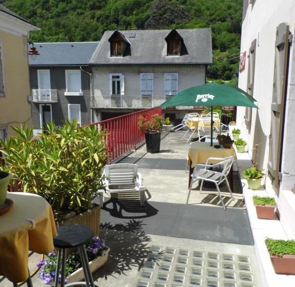 هتل Hôtel Des Touristes