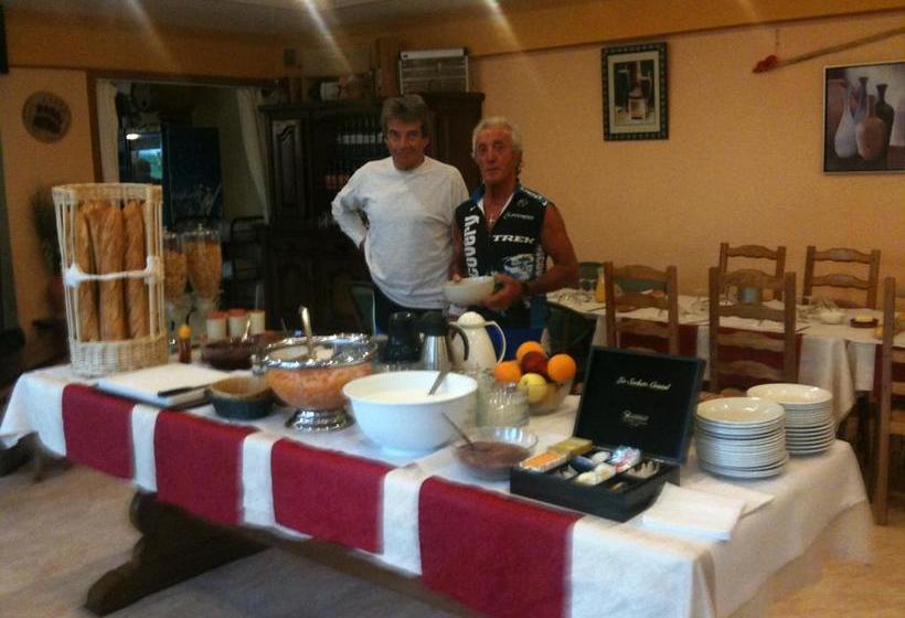 هتل Les Chambres Et Studios Camping Parc De Paletès