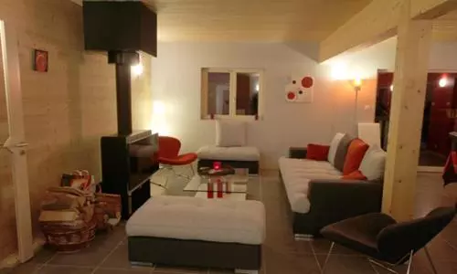 تختخواب و صبحانه Chambres D'hôtes Couleurs Bois & Spa