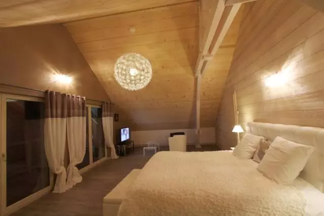 تختخواب و صبحانه Chambres D'hôtes Couleurs Bois & Spa