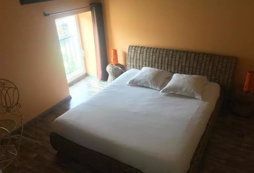 تختخواب و صبحانه Chambre D'hôtes Take Off