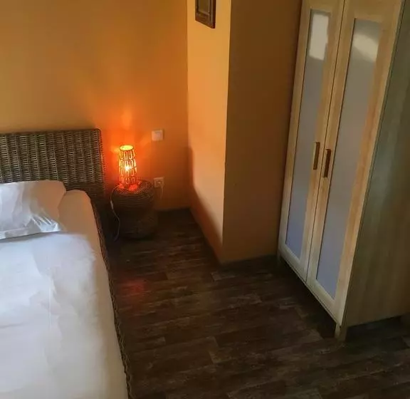 تختخواب و صبحانه Chambre D'hôtes Take Off