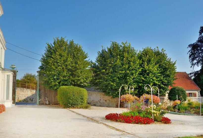 住宿加早餐  Logis Hôtel & Restaurant Chateau De La Marjolaine