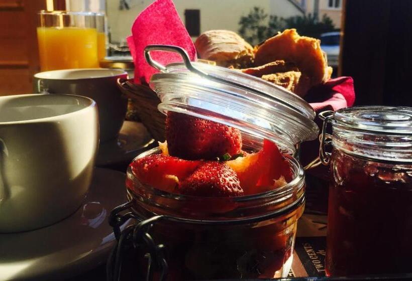 تختخواب و صبحانه Hôtel U Passa Tempu