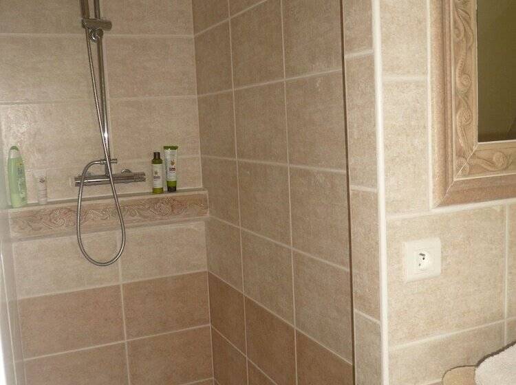 مبيت وإفطار L Oisette