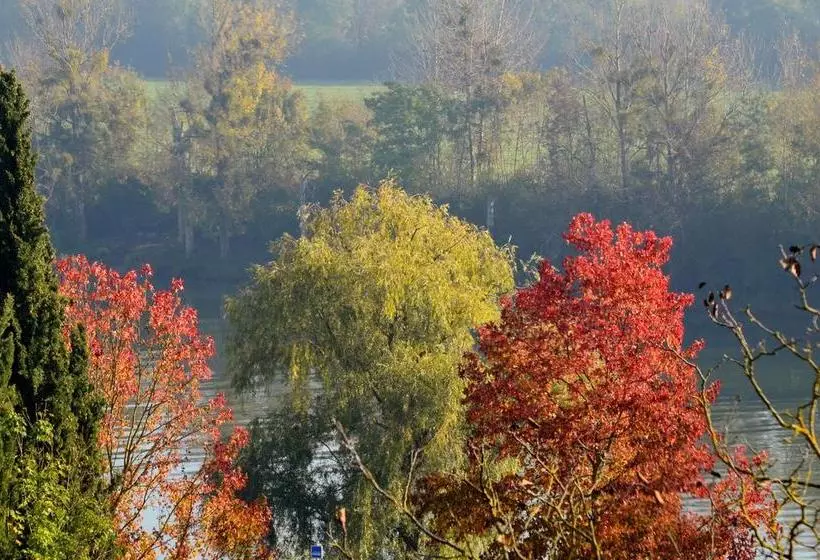 تختخواب و صبحانه Maison D Hôtes La Tour Du Trésorier