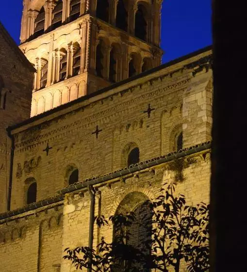 تختخواب و صبحانه Maison D Hôtes La Tour Du Trésorier