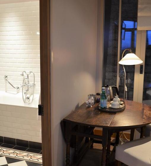 Bed and Breakfast Maison D Hôtes La Tour Du Trésorier