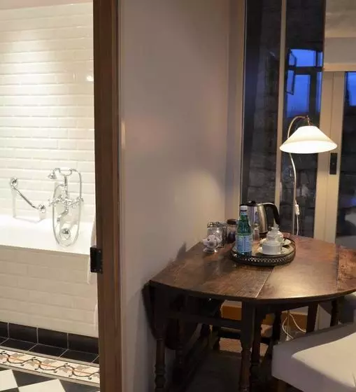 تختخواب و صبحانه Maison D Hôtes La Tour Du Trésorier