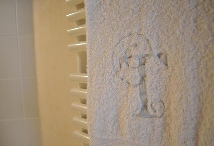 Bed and Breakfast Maison D Hôtes La Tour Du Trésorier