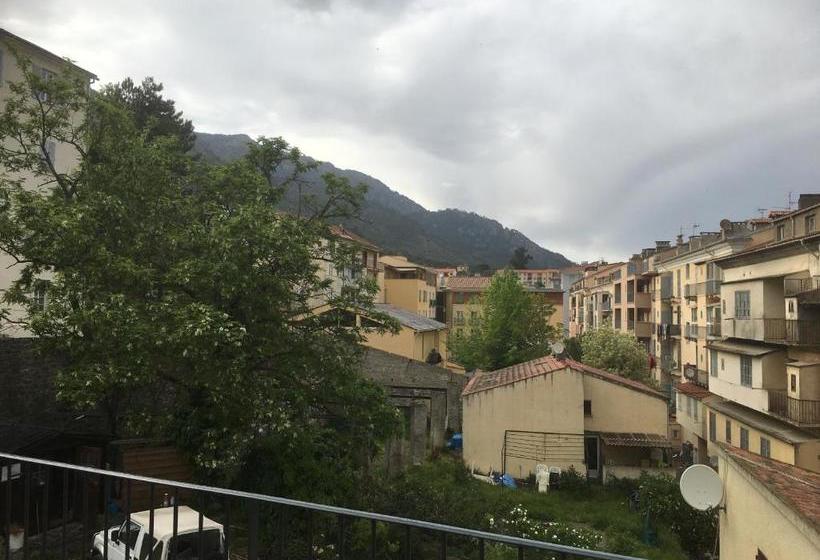 تختخواب و صبحانه Hôtel U Passa Tempu