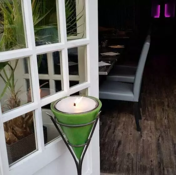 Hotelli Auberge Des Toques