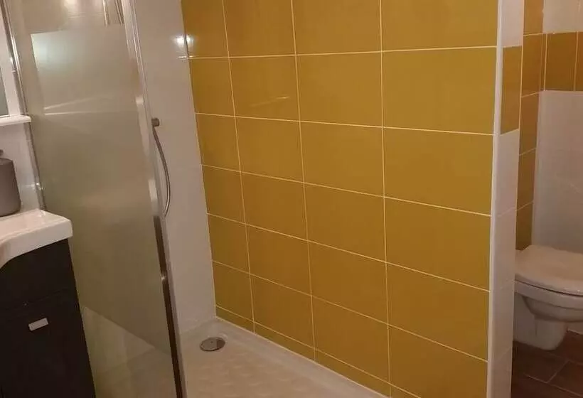 Hotelli Auberge Des Toques