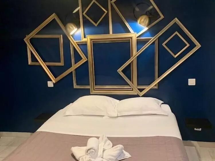 Hotelli Auberge Des Toques