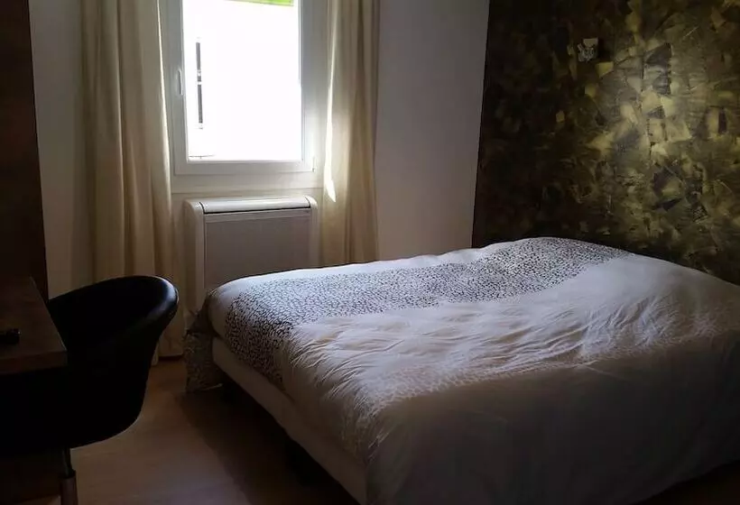 Hotelli Auberge Des Toques