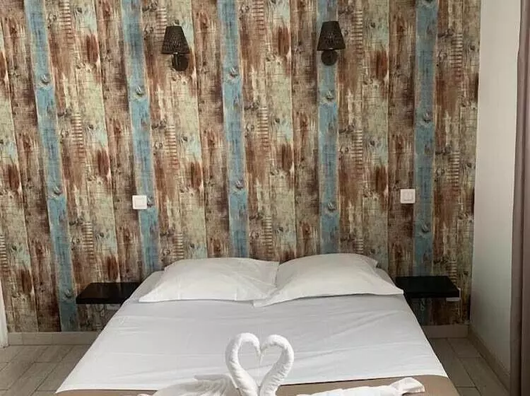Hotelli Auberge Des Toques