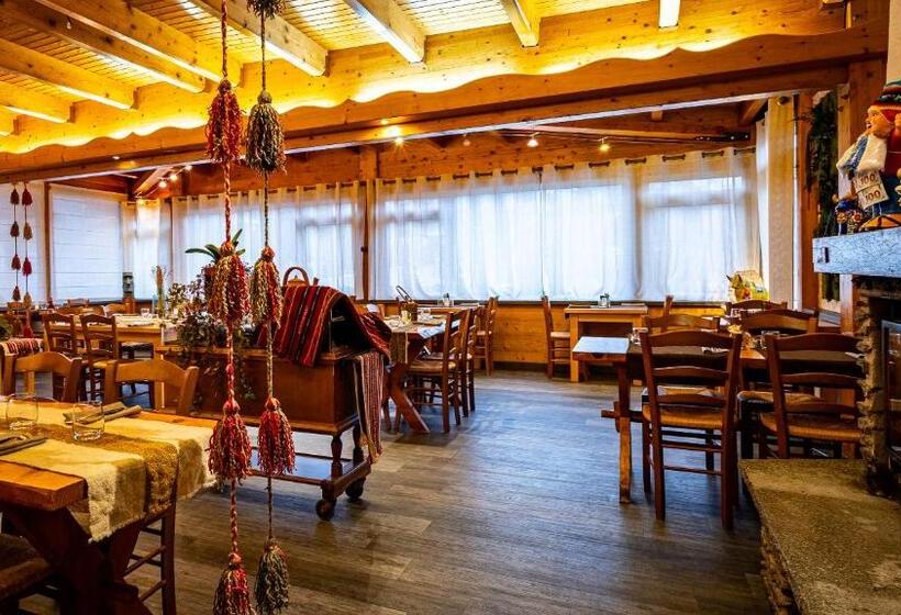 هتل Hôtel   Restaurant Le Couchetat