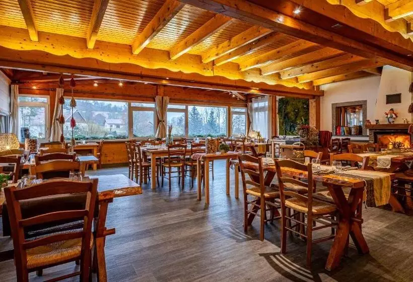 ホテル Hôtel   Restaurant Le Couchetat