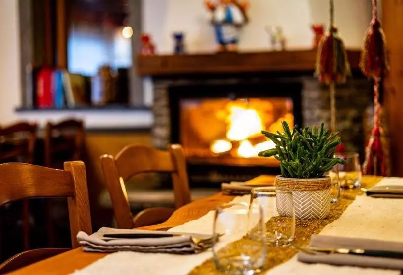 ホテル Hôtel   Restaurant Le Couchetat