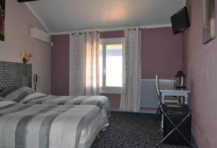 בית מלון כפרי Hôtel Le Dauphin Bleu