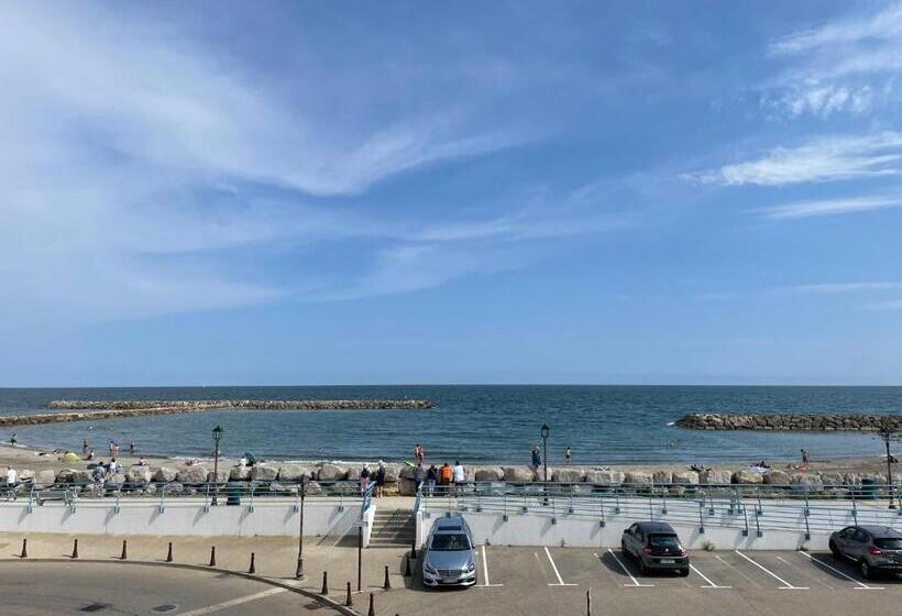 בית מלון כפרי Hôtel Le Dauphin Bleu