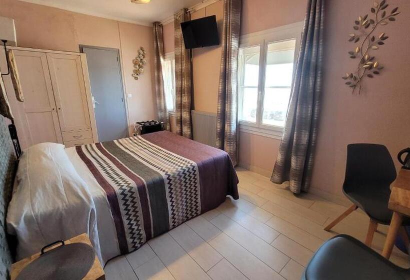 בית מלון כפרי Hôtel Le Dauphin Bleu