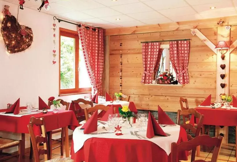 Hotelli Hôtel Le Vétiné