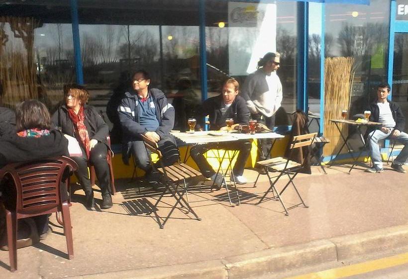 فندق Hôtel Rond Point