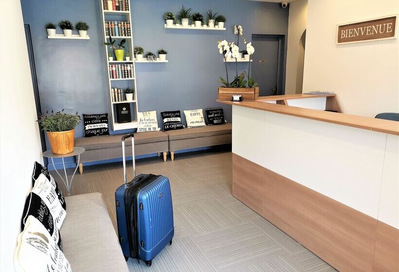 Отель L Escapade