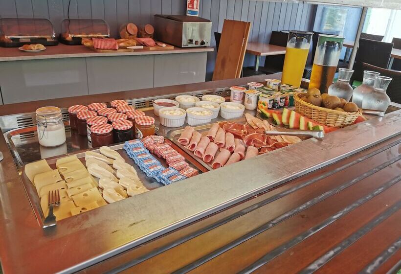 Отель L Escapade